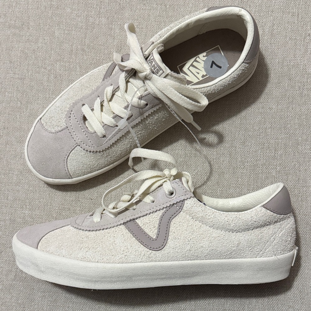 NWT VANS Brushed Sueded Leather Sneaker-Gray-Wmns 8.5/Mens 7 - Picture 1 of 13